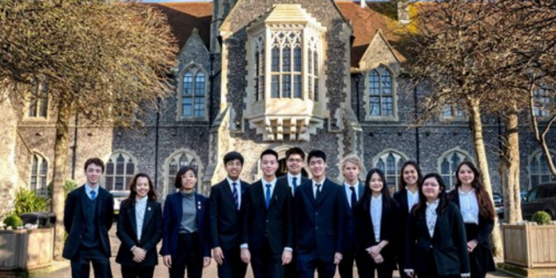 The Sixth Form at Brighton College Bangkok Delivered  The Best A Level results in Thailand.   泰国曼谷布莱顿国际学校的第六学级学生取得了最好的A Level成绩